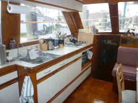 Galley cooking area 1.jpg (145410 bytes)