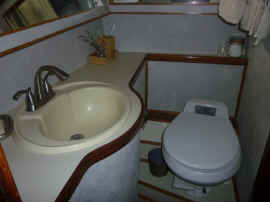 Master State rm HEAD sink.jpg (100717 bytes)