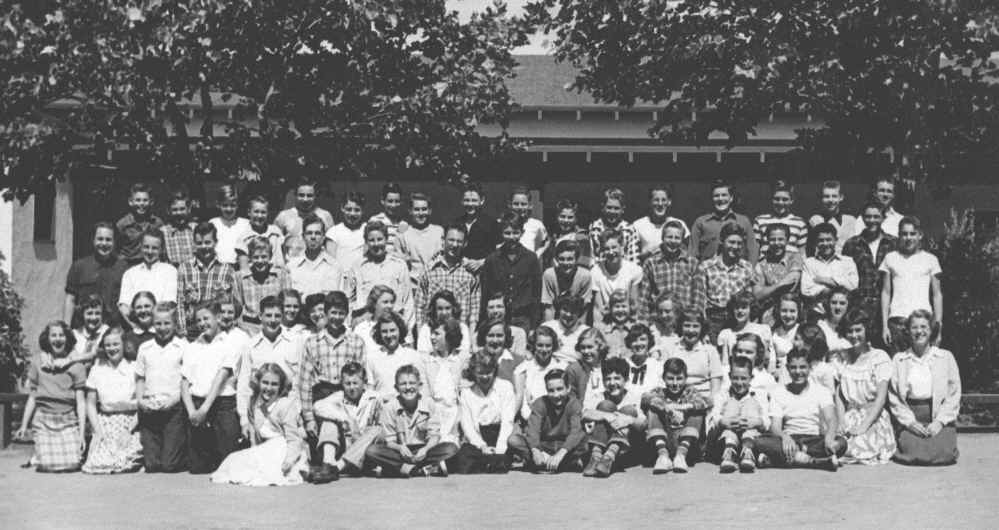 LafayetteGrammarSchoolEiithGrade1949.jpg (521258 bytes)